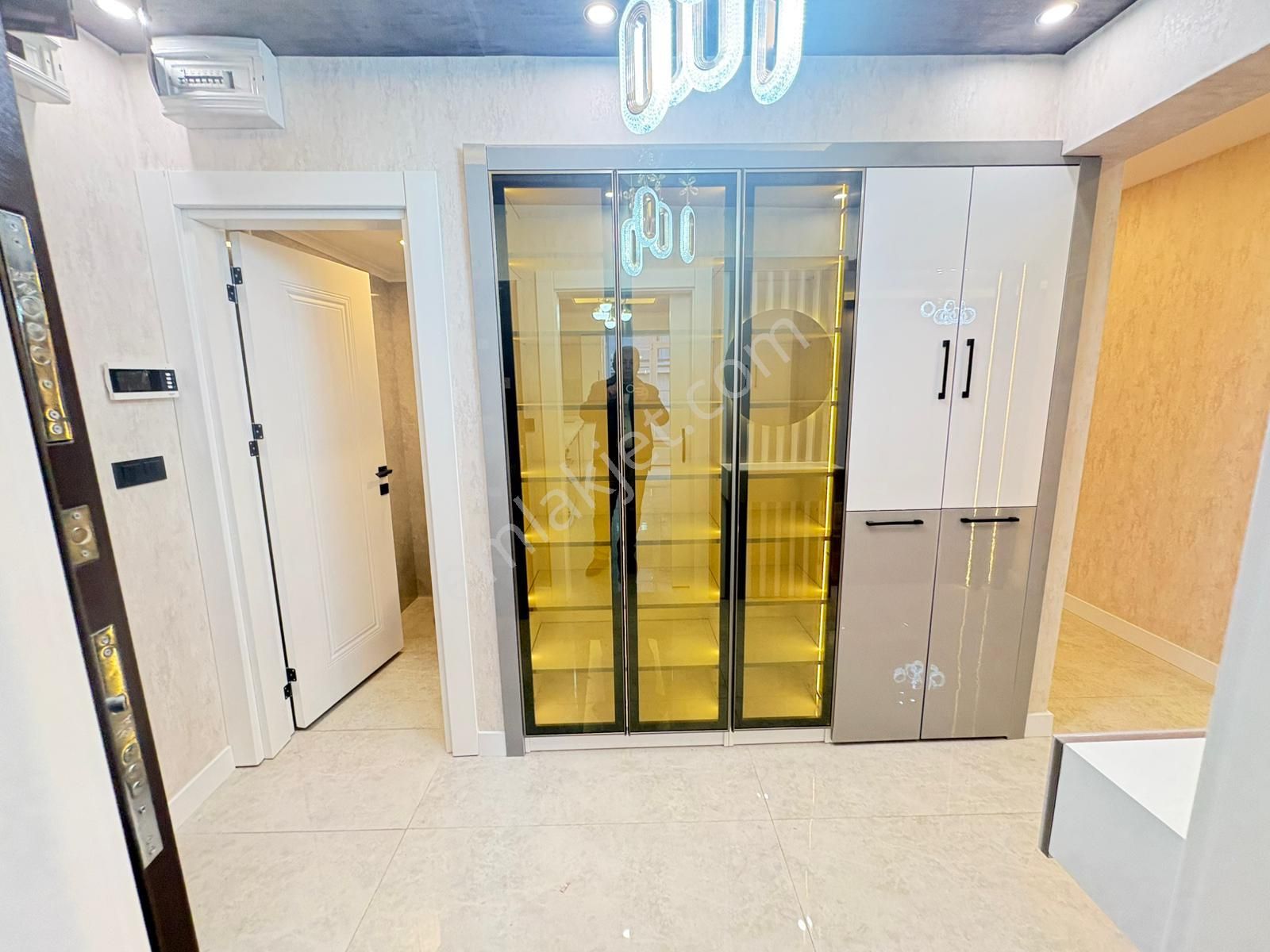 Göral Dikmende Satılık Daire3+1 Orta Katta 3 Cepheli Ful Yapılı - Görsel 3