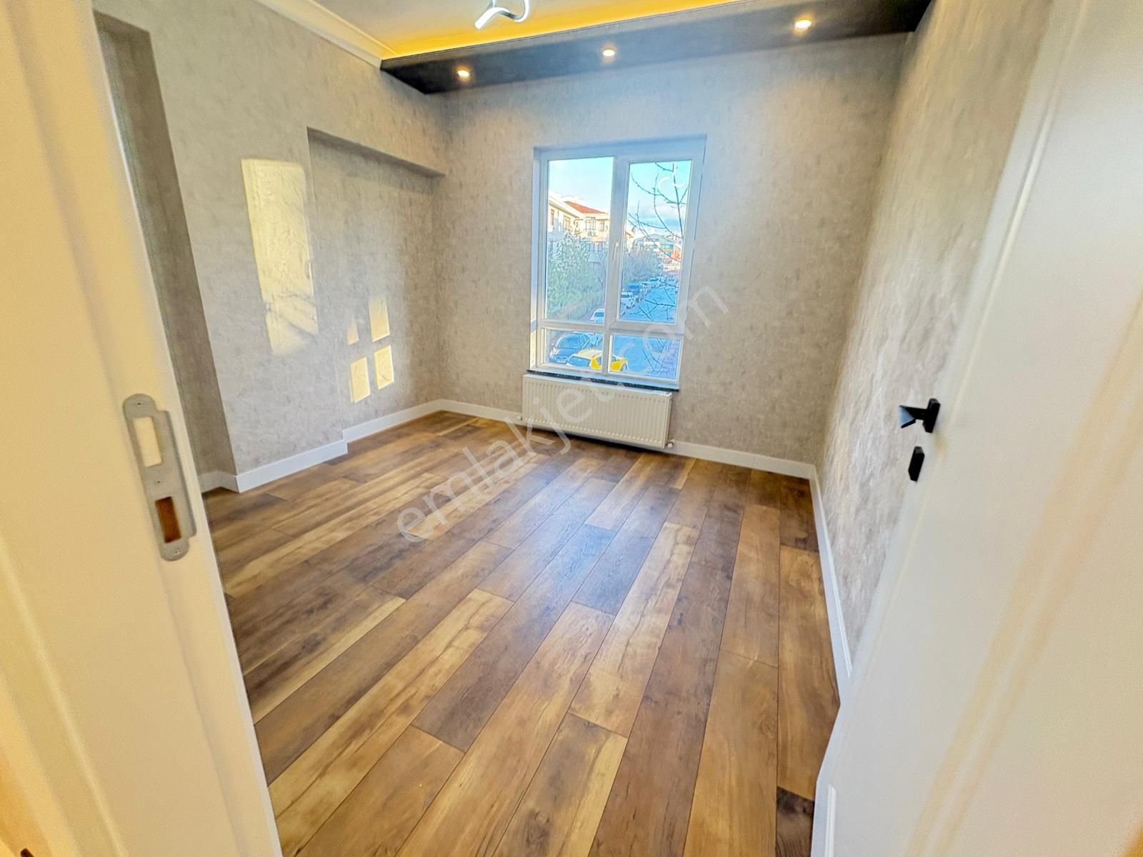 Göral Dikmende Satılık Daire3+1 Orta Katta 3 Cepheli Ful Yapılı - Görsel 23