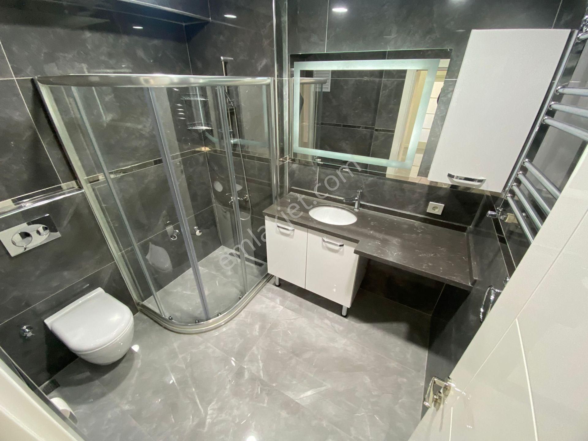 Dikmen 'de Yüksek Krediye Uygun !!! Nakış Sokak’ta Satılık Arakat Ultra Lüks Manzaralı Daire