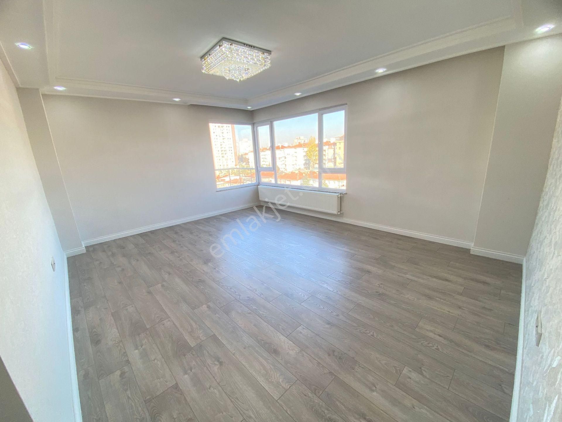 Dikmen 'de Yüksek Krediye Uygun !!! Nakış Sokak’ta Satılık Arakat Ultra Lüks Manzaralı Daire - Görsel 7