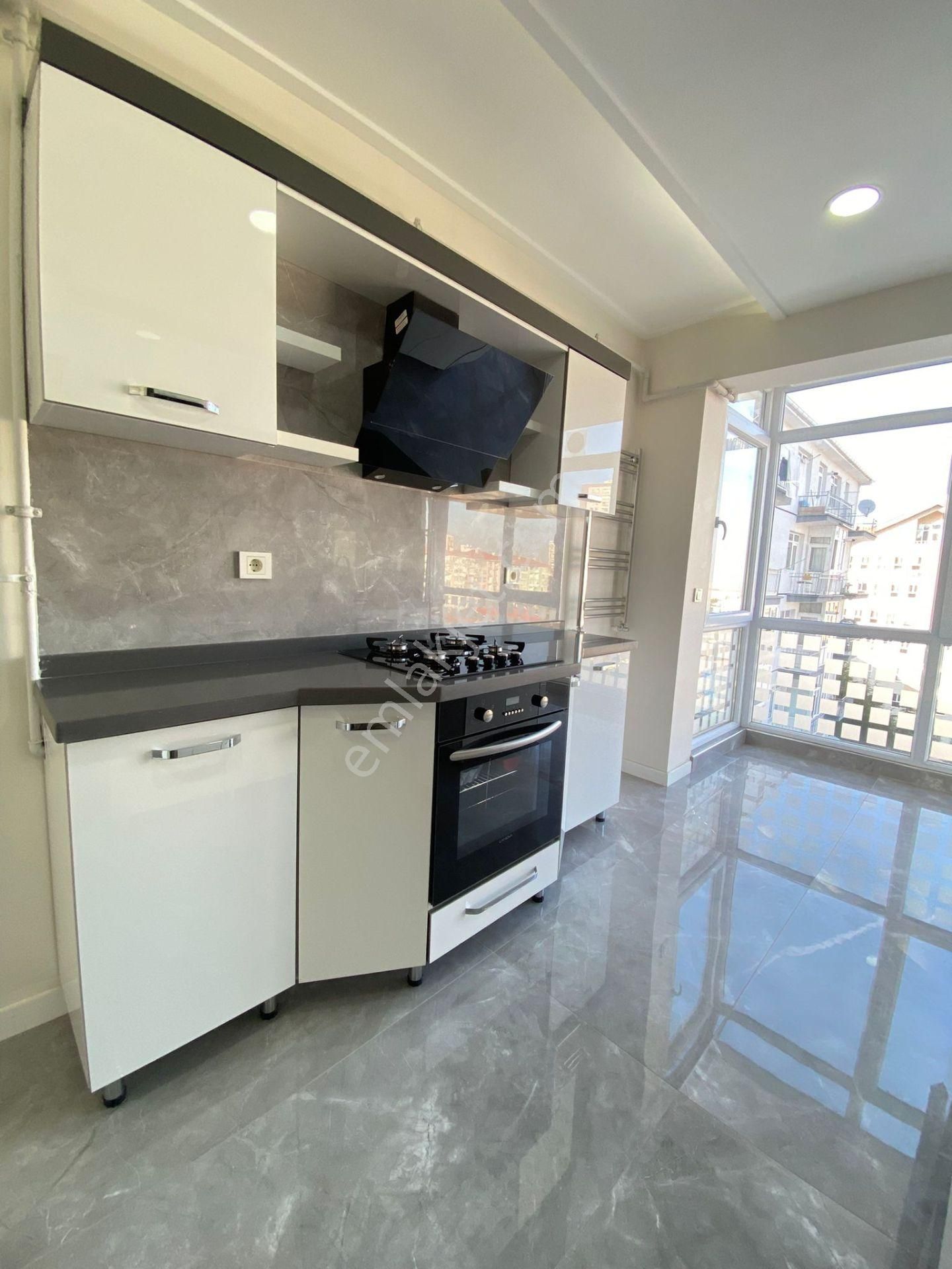 Dikmen 'de Yüksek Krediye Uygun !!! Nakış Sokak’ta Satılık Arakat Ultra Lüks Manzaralı Daire - Görsel 24