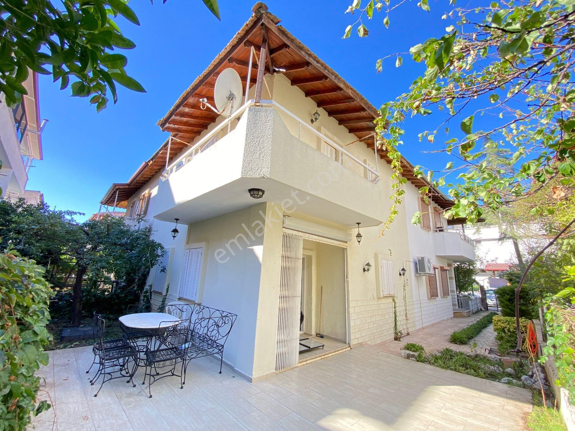 Seferihisar, Mersin Alanı Mahallesi Deniz Tarafında 50 Metre Satılık 3+1 Villa - Görsel 4