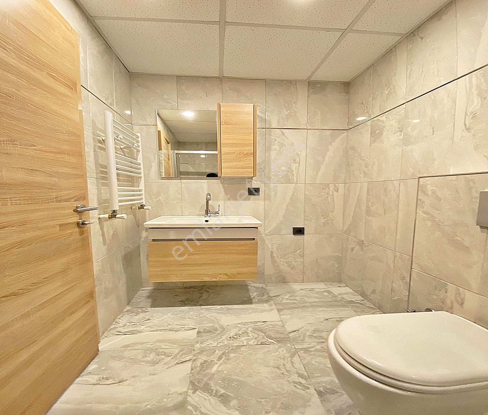 Beylikdüzü Cumhuriyet Mahallesi Gezgen İnşaat'tan Site İçinde 1+1 Satılık Daire - Görsel 25