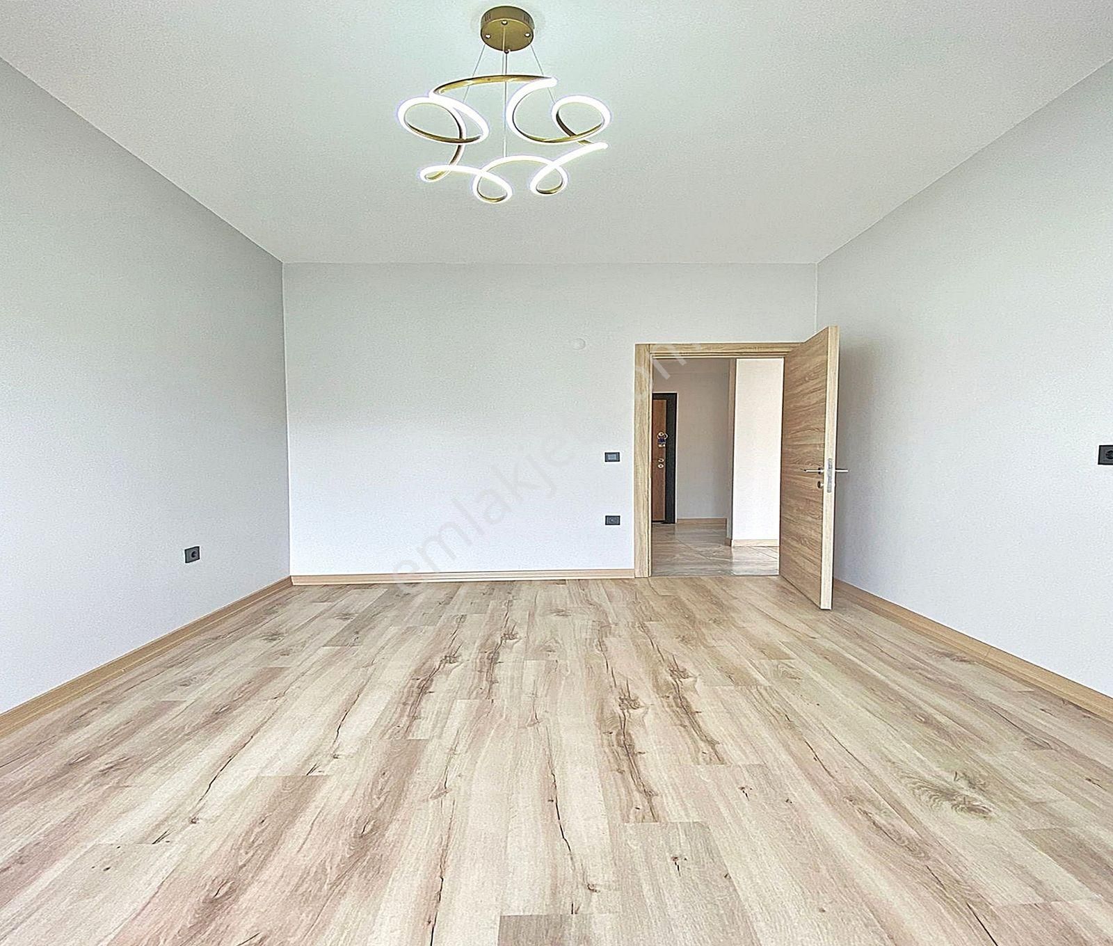 Beylikdüzü Cumhuriyet Mahallesi Gezgen İnşaat'tan Site İçinde 1+1 Satılık Daire - Görsel 34