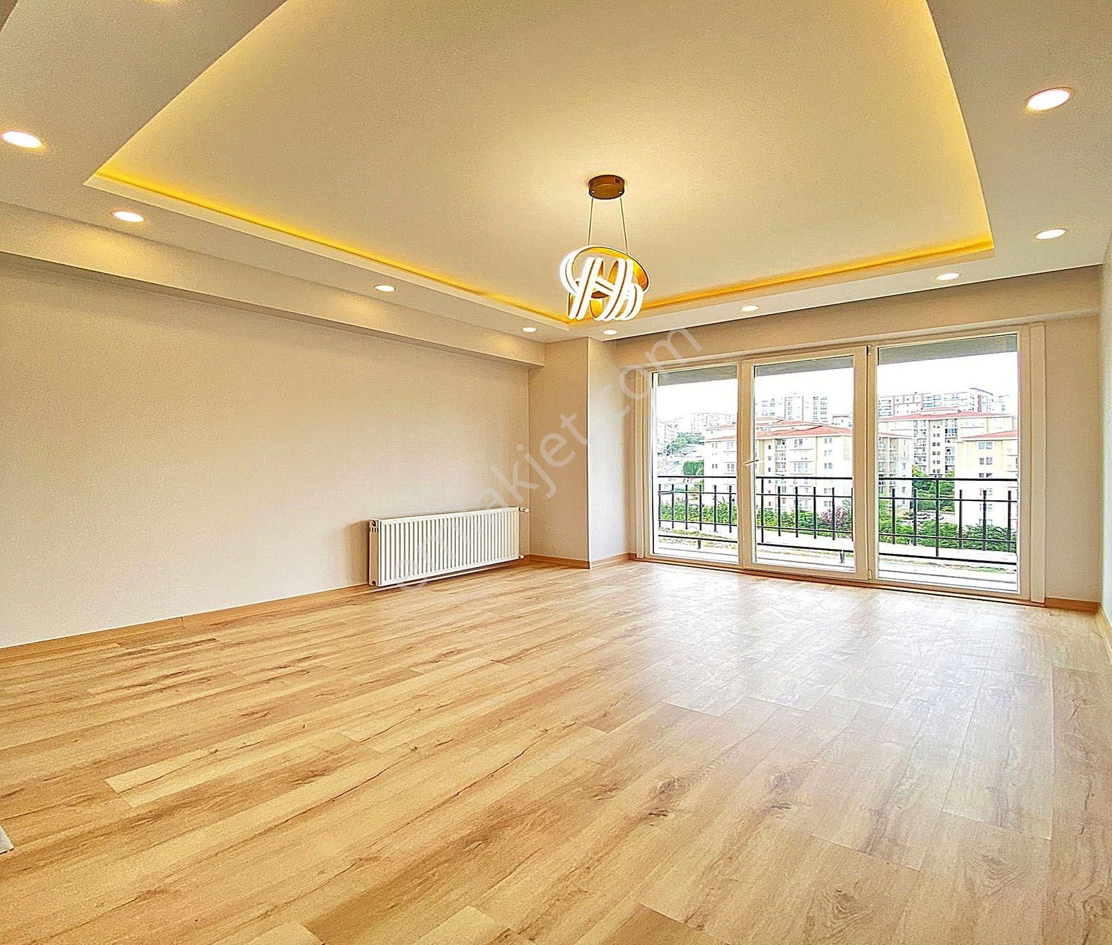 Beylikdüzü Cumhuriyet Mahallesi Gezgen İnşaat'tan Site İçinde 1+1 Satılık Daire