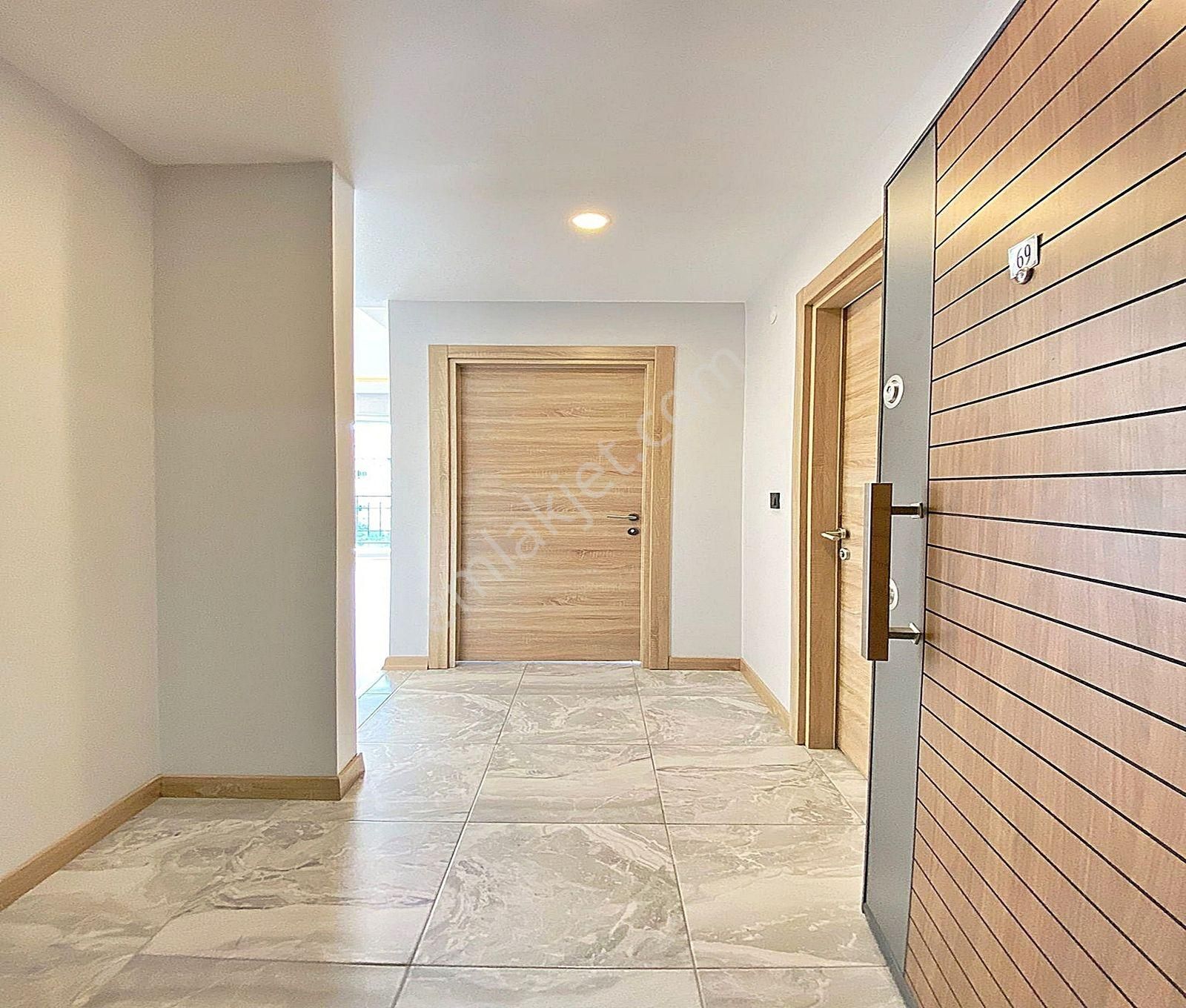 Beylikdüzü Cumhuriyet Mahallesi Gezgen İnşaat'tan Site İçinde 1+1 Satılık Daire - Görsel 27