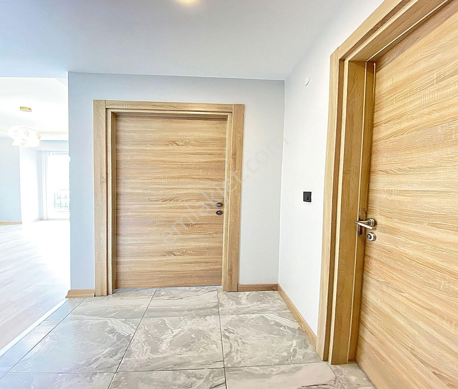 Beylikdüzü Cumhuriyet Mahallesi Gezgen İnşaat'tan Site İçinde 1+1 Satılık Daire - Görsel 17