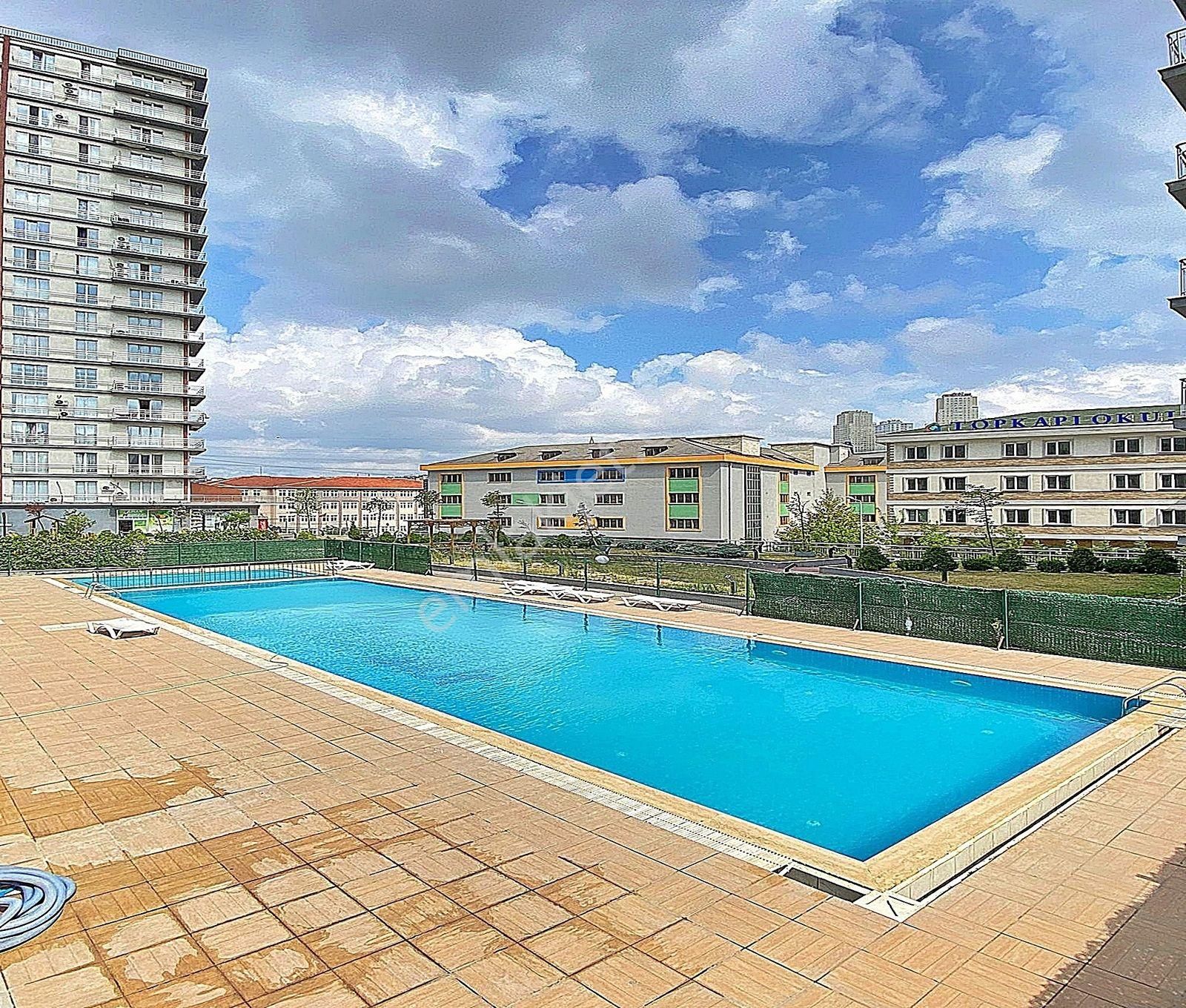 Beylikdüzü Cumhuriyet Mahallesi Gezgen İnşaat'tan Site İçinde 1+1 Satılık Daire - Görsel 10