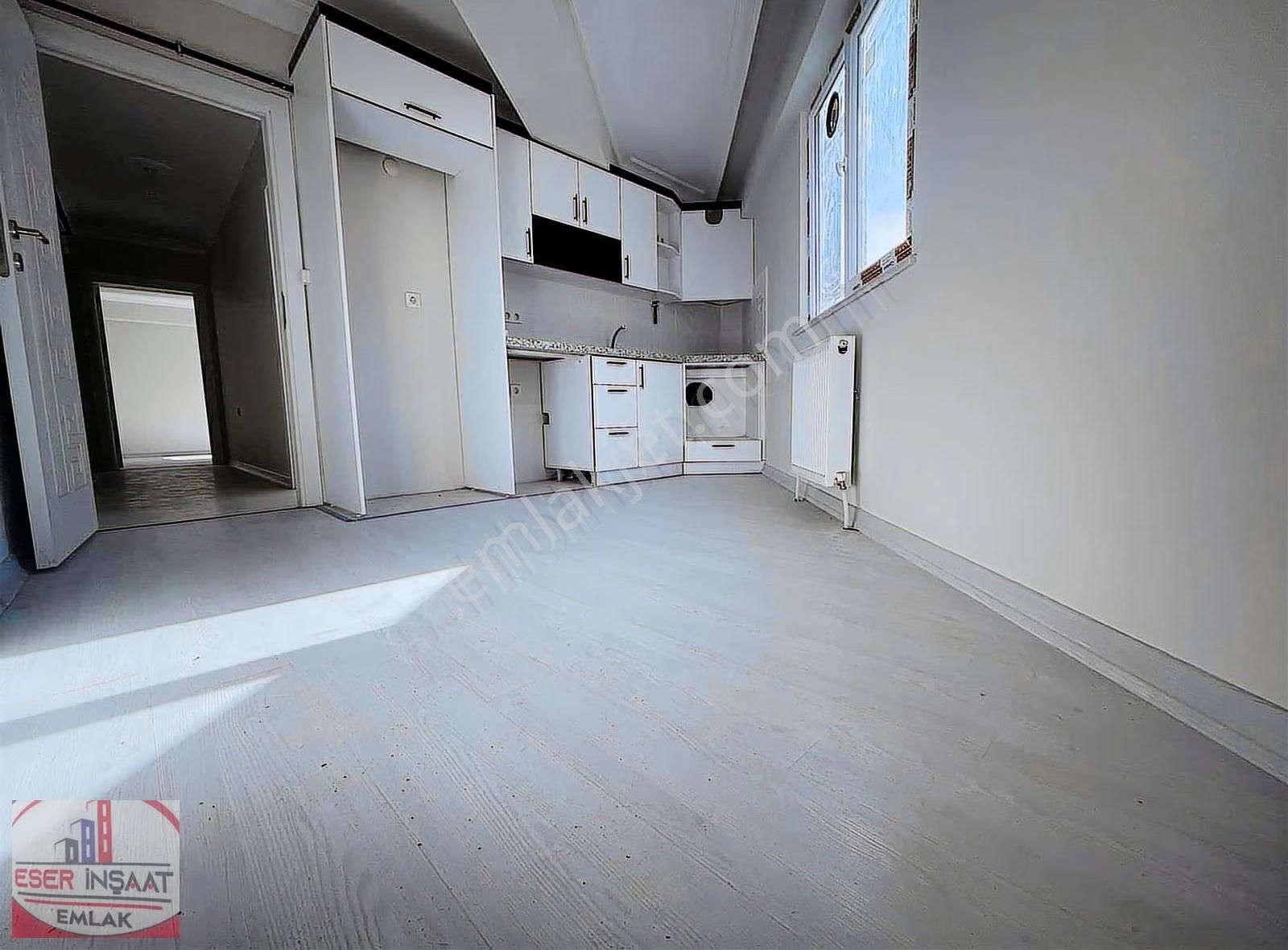Eser Yapıdan Satılık2+1 100m2 Sıfır Ön Cephe Arakat - Görsel 3