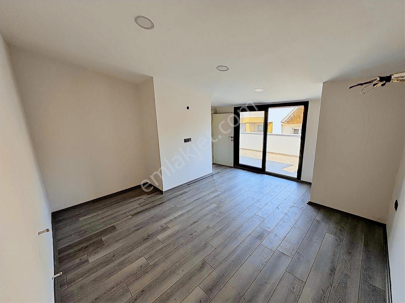 Çarşı İçinde & Deniz Tarafında 3+1 Lüks Villa - Görsel 17