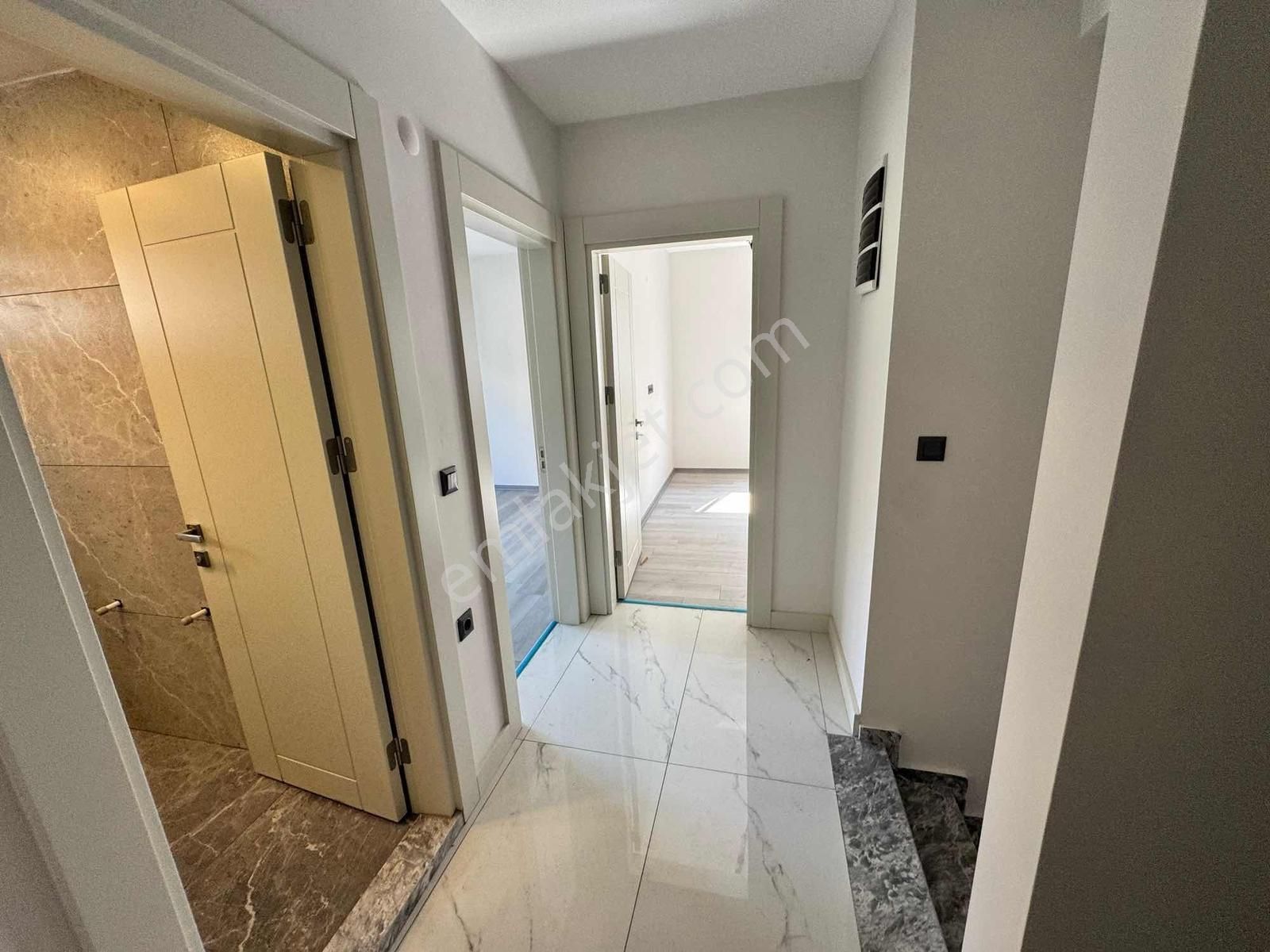 Çarşı İçinde & Deniz Tarafında 3+1 Lüks Villa - Görsel 15