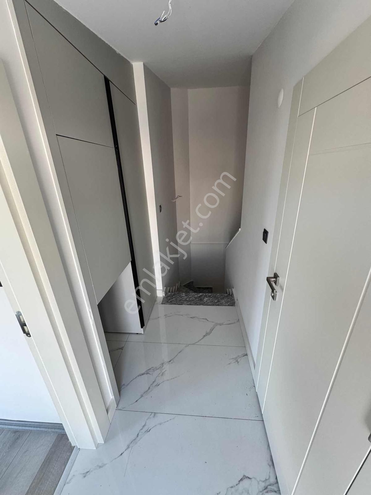 Çarşı İçinde & Deniz Tarafında 3+1 Lüks Villa - Görsel 26