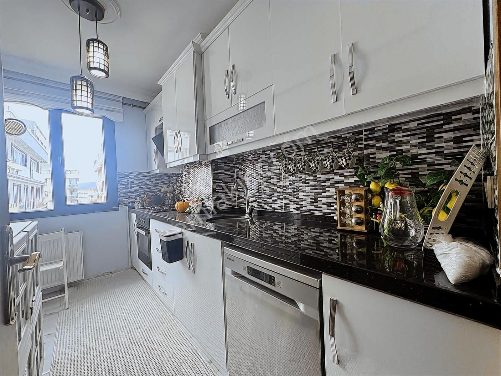 Yakacık'ta Özel 4+1 Dubleks Fırsat Daire - Görsel 5