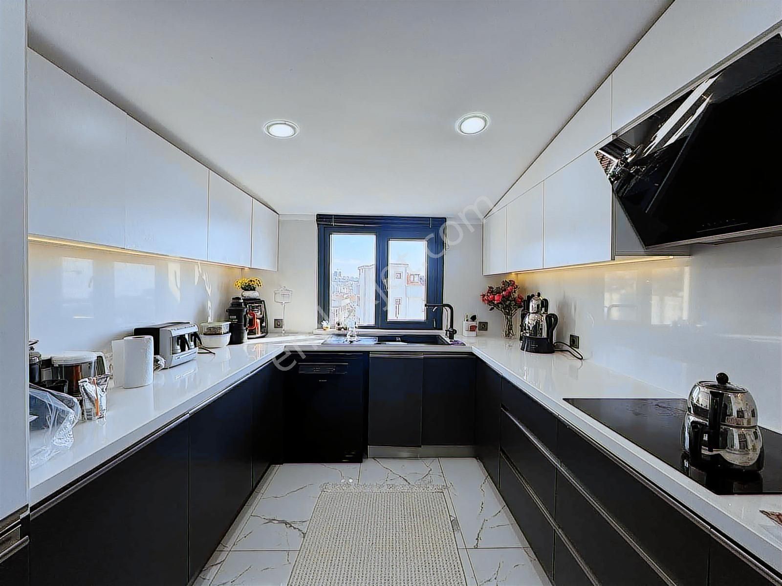 Yakacık'ta Özel 4+1 Dubleks Fırsat Daire