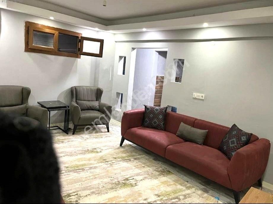 Kuşadası İkiçeşmelik’te Yenilenmiş Merkezi Konumda Satılık 2+1! - Görsel 2