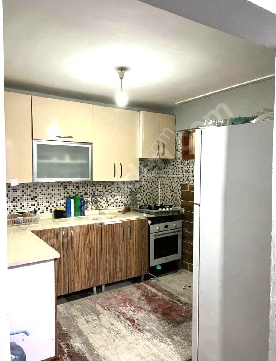 Kuşadası İkiçeşmelik’te Yenilenmiş Merkezi Konumda Satılık 2+1! - Görsel 6