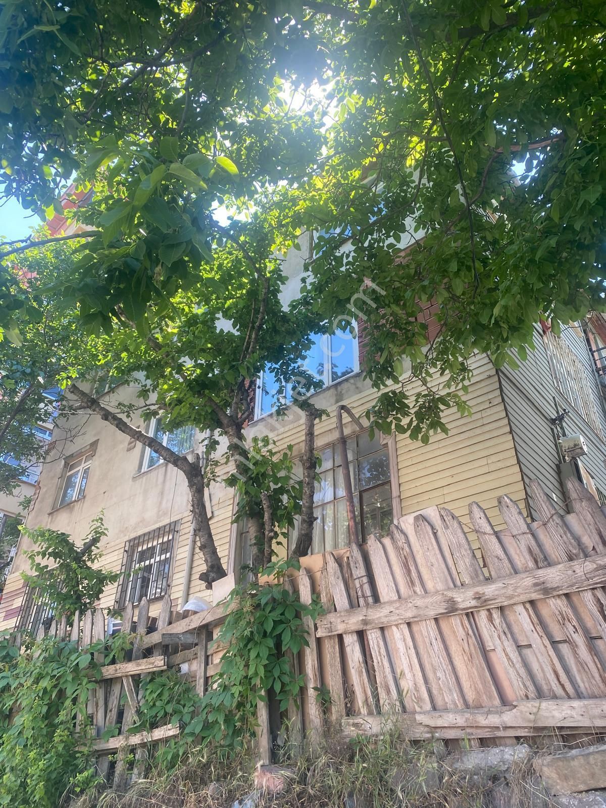 Pendik Orhangazide Acil Satılık Uygun Kelepir 3 Katlı Bina Ve Arsası