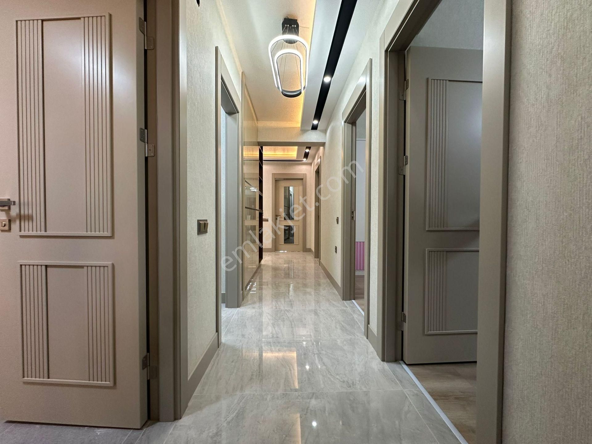 Pursaklar Mehmet Zengin Emlak'tan Kapalı Otoparklı Sitede 9. Kat 4+1 Ultra Lüks Hastane Yakını - Görsel 24