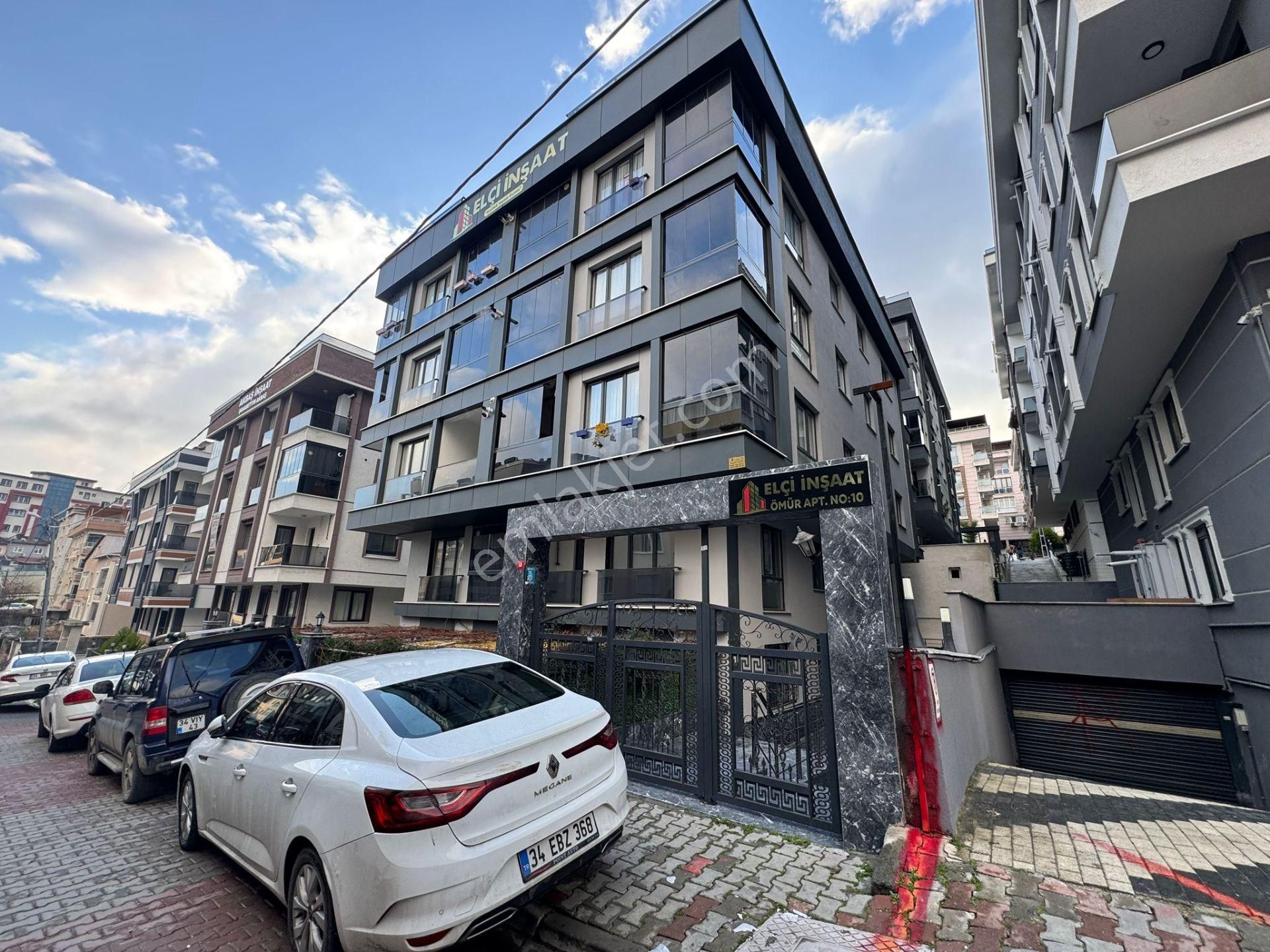 Beylikdüzü Yakuplu Satılık Geniş M2 2+1 Arakat Metrobüse 12 Dk