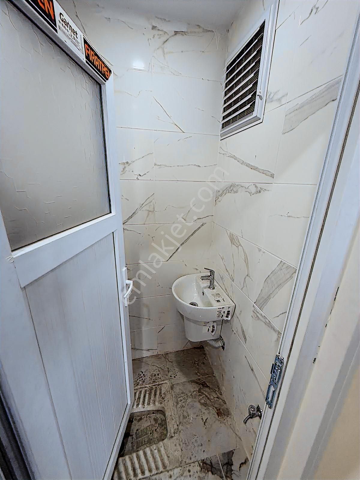 Home'dan Esenler Tuna Vadi Sitesinde Satılık 95m 2+1 Daire. - Görsel 8