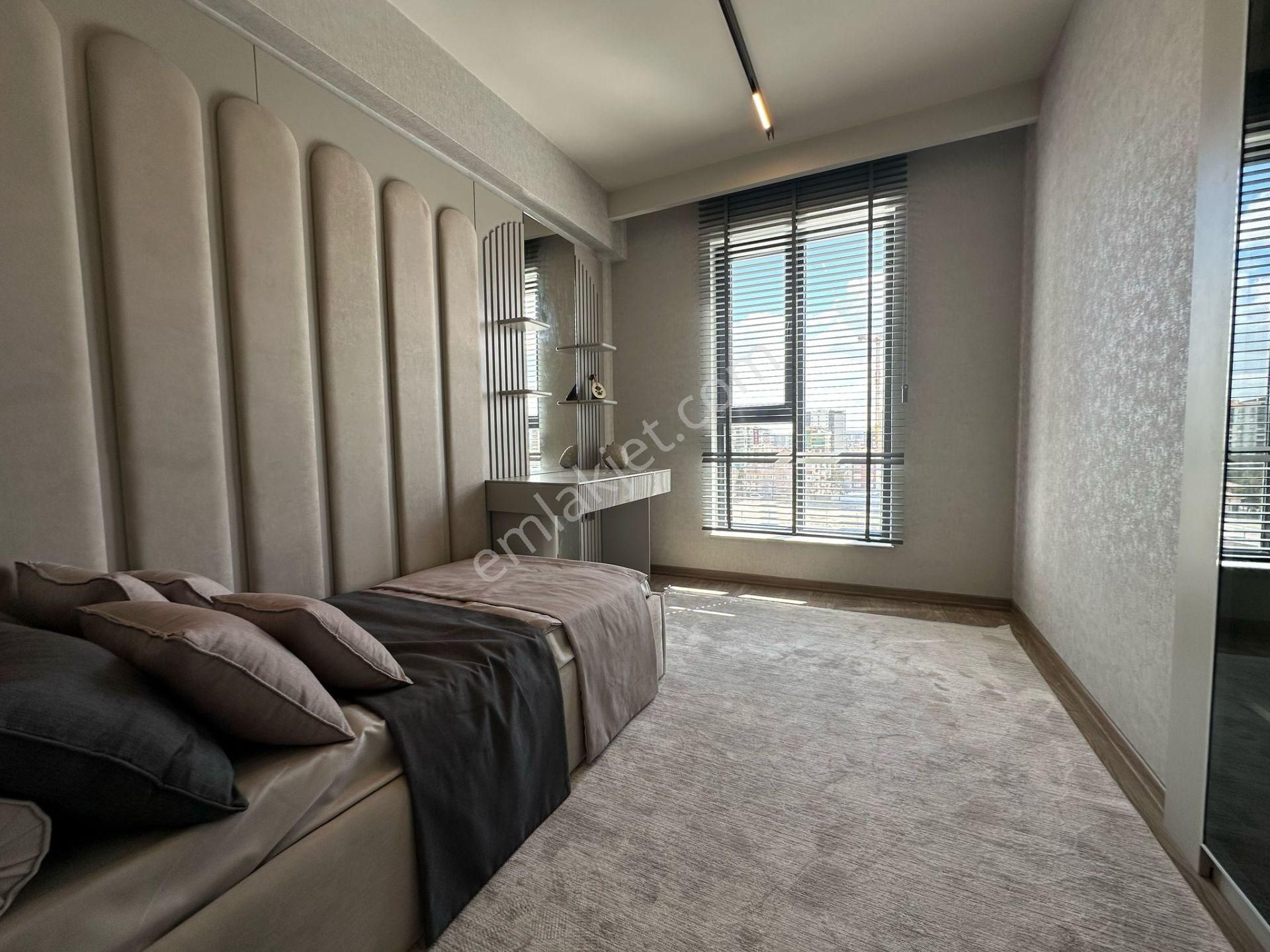 Pursaklar Mehmet Zengin Emlak'tan Kapalı Otoparklı Çift Banyolu 6.kat 4+1 Lüks Sitede Daire - Görsel 11