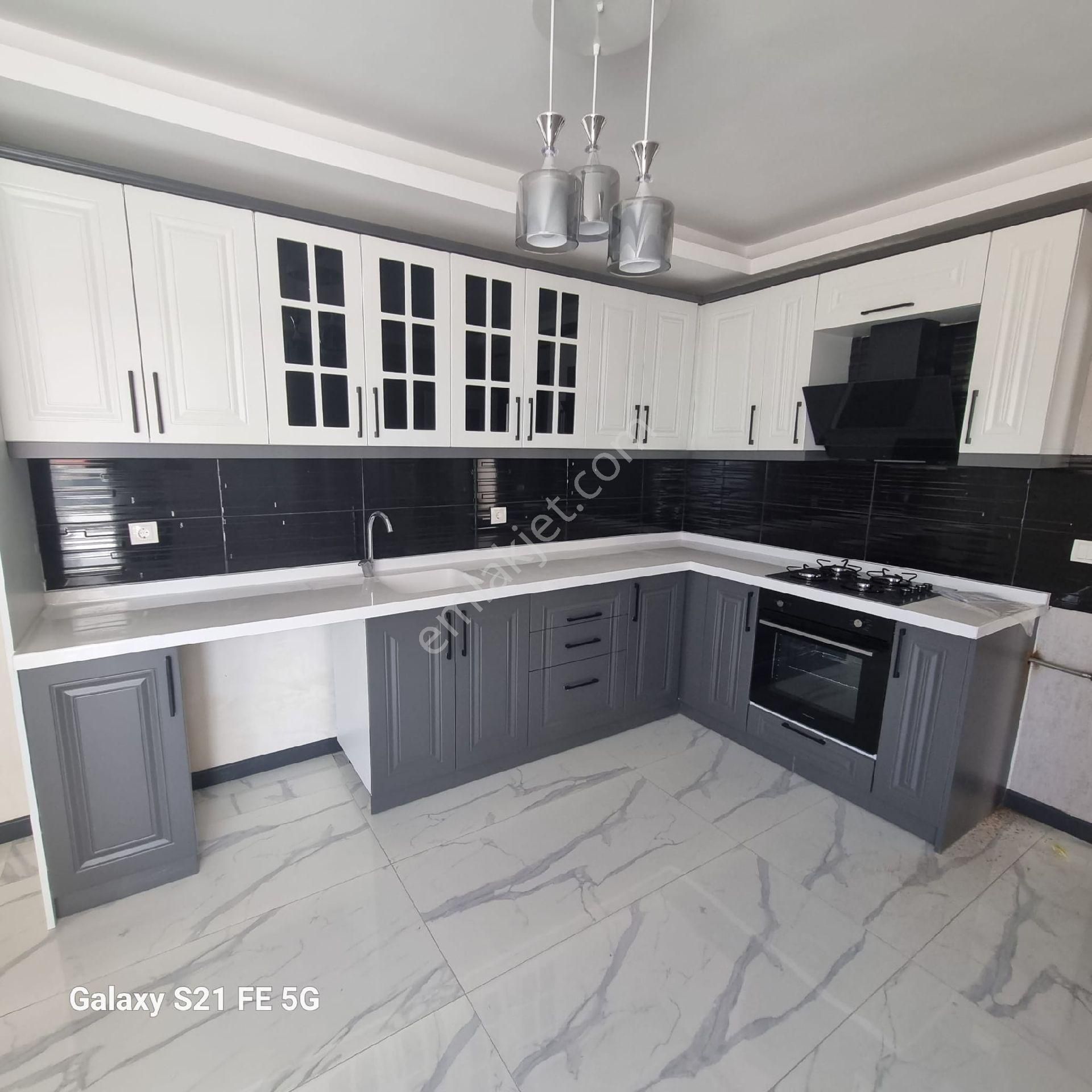 3+1 Arakat Ultra Lüks Yapılı Geniş Okullar Bölgesinde - Görsel 3