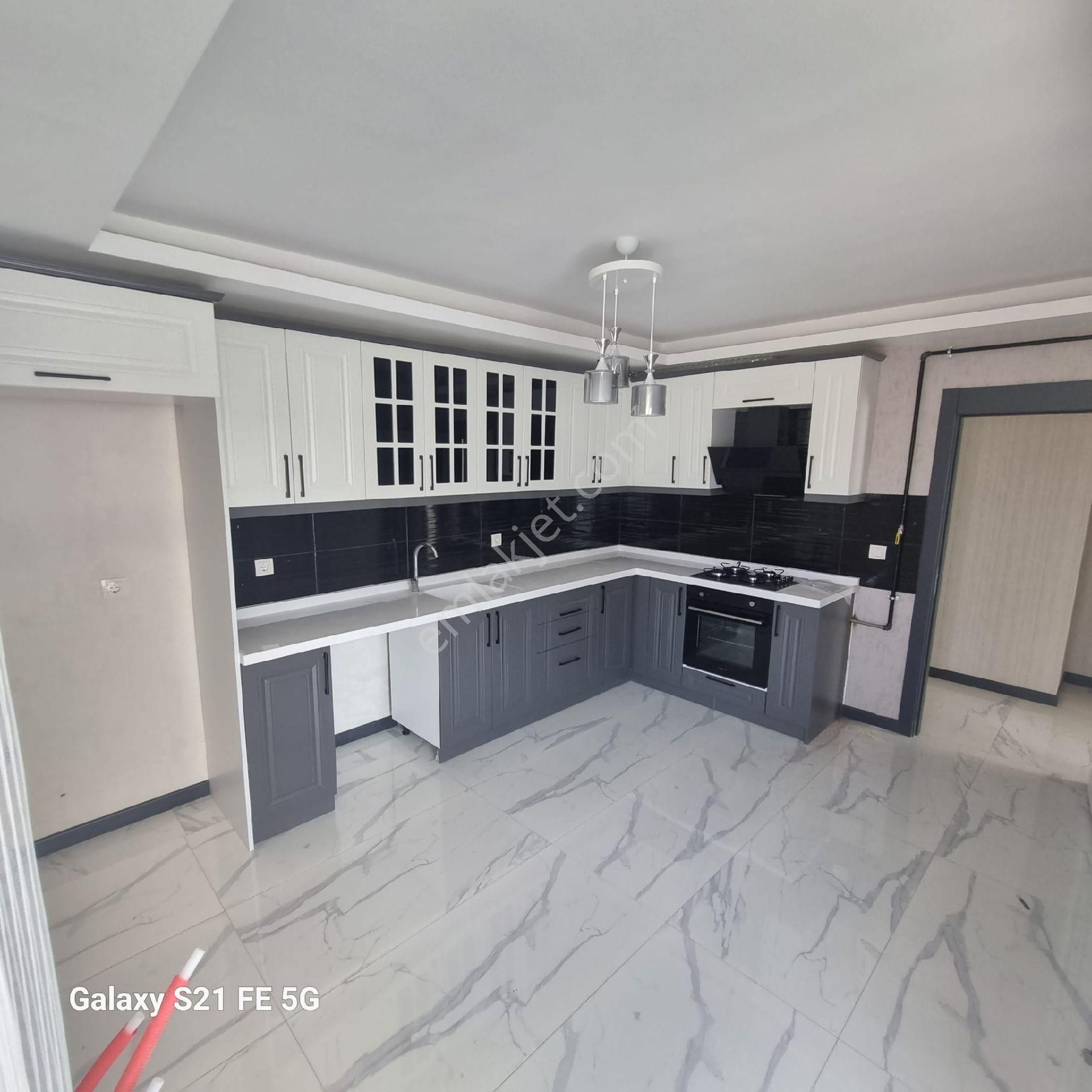 3+1 Arakat Ultra Lüks Yapılı Geniş Okullar Bölgesinde - Görsel 2