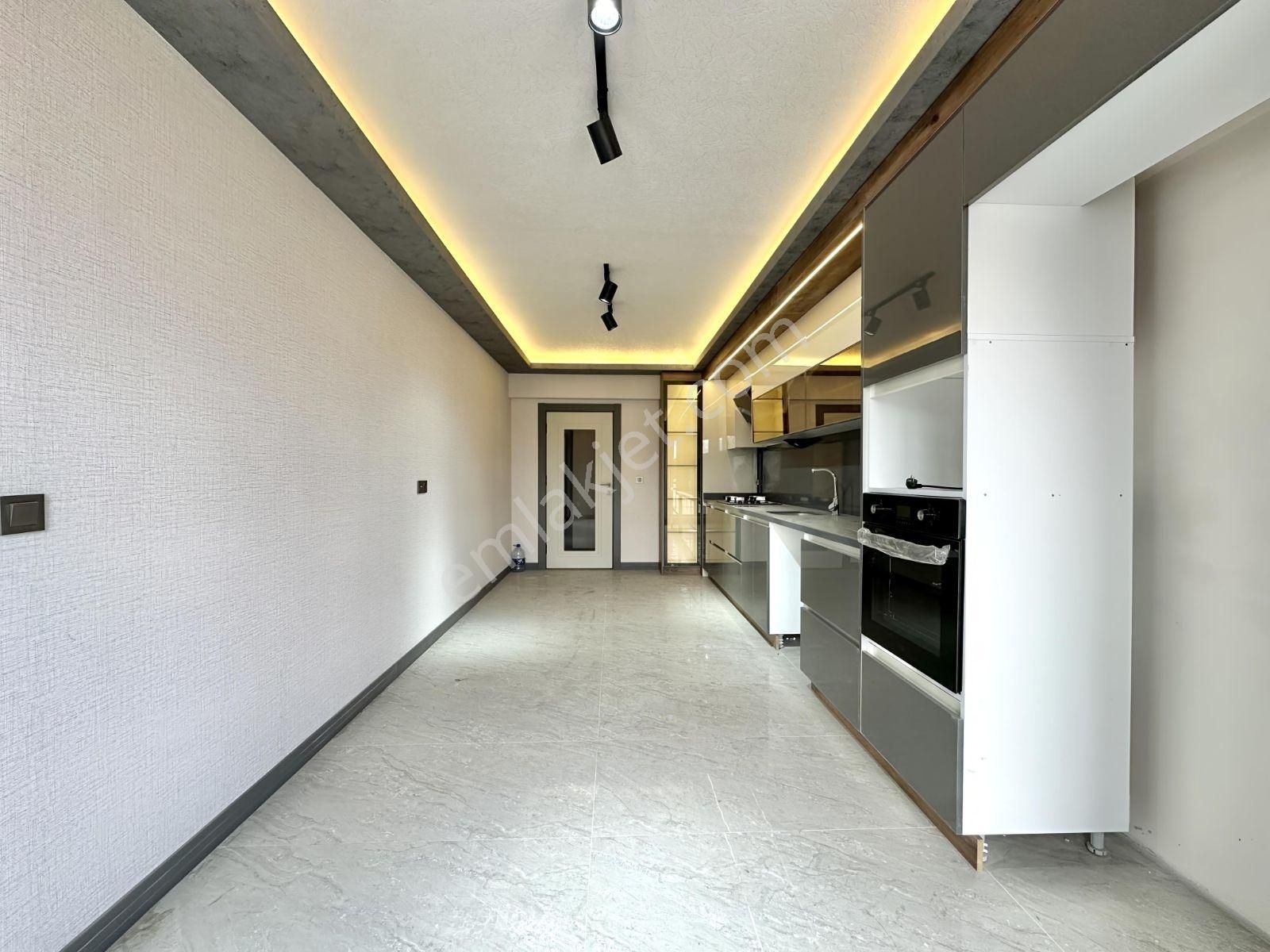 Site İçinde | Lüks Yapılı | 180 M² | Teraslı 4+1 | Yerden Isıtma - Görsel 24