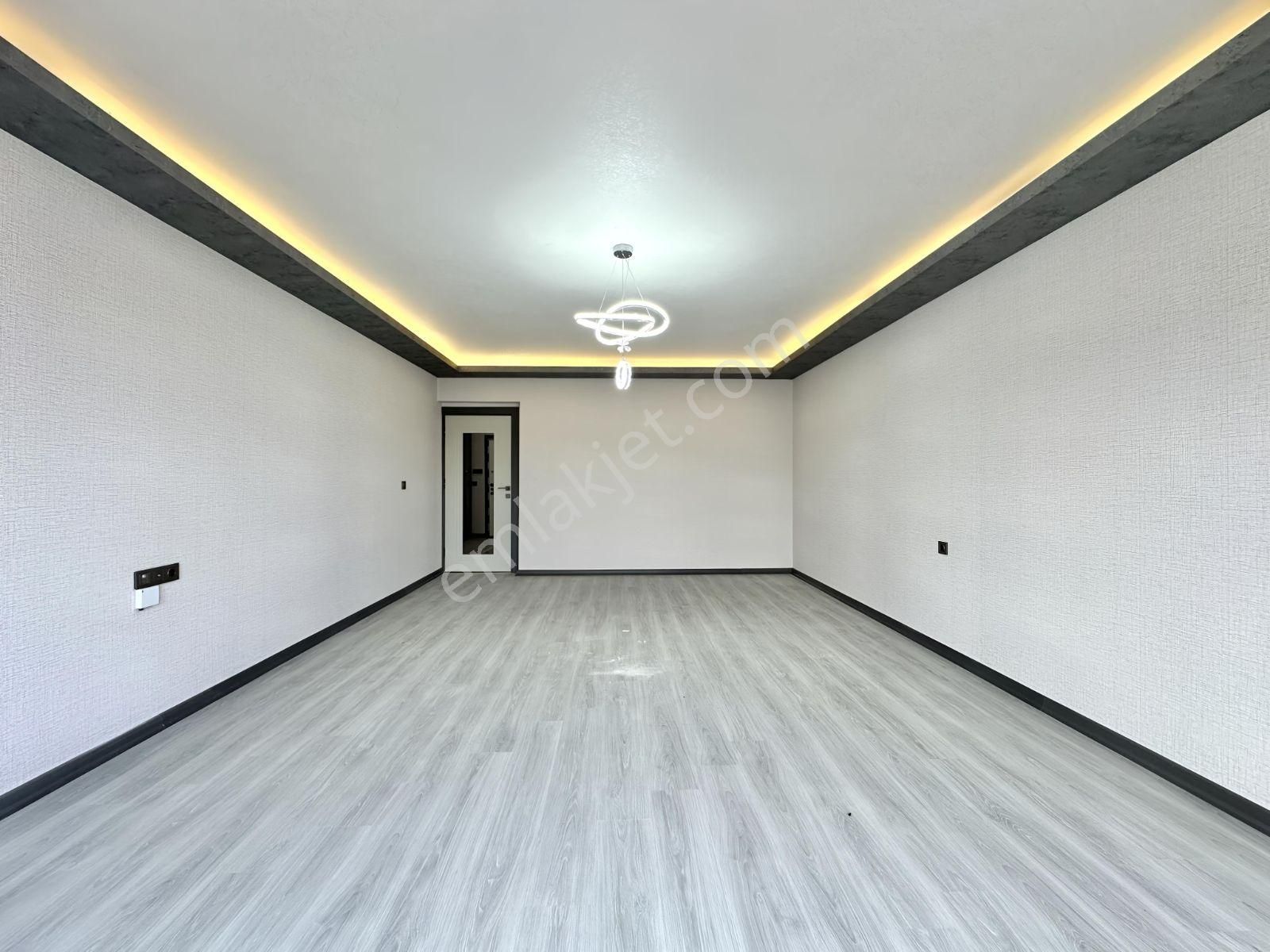 Site İçinde | Lüks Yapılı | 180 M² | Teraslı 4+1 | Yerden Isıtma - Görsel 3