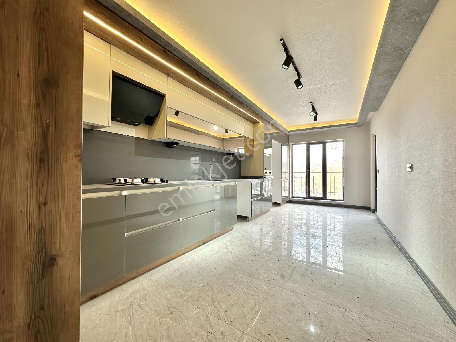 Site İçinde | Lüks Yapılı | 180 M² | Teraslı 4+1 | Yerden Isıtma - Görsel 27