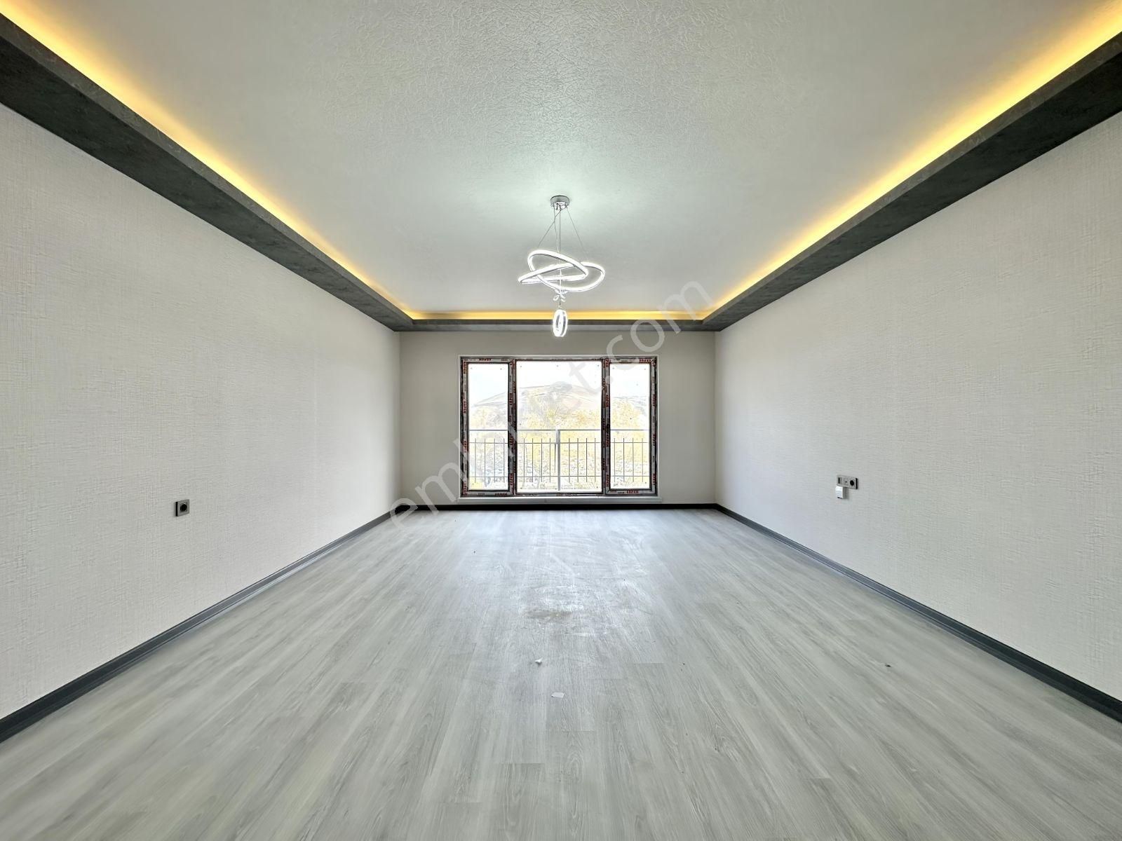 Site İçinde | Lüks Yapılı | 180 M² | Teraslı 4+1 | Yerden Isıtma - Görsel 15