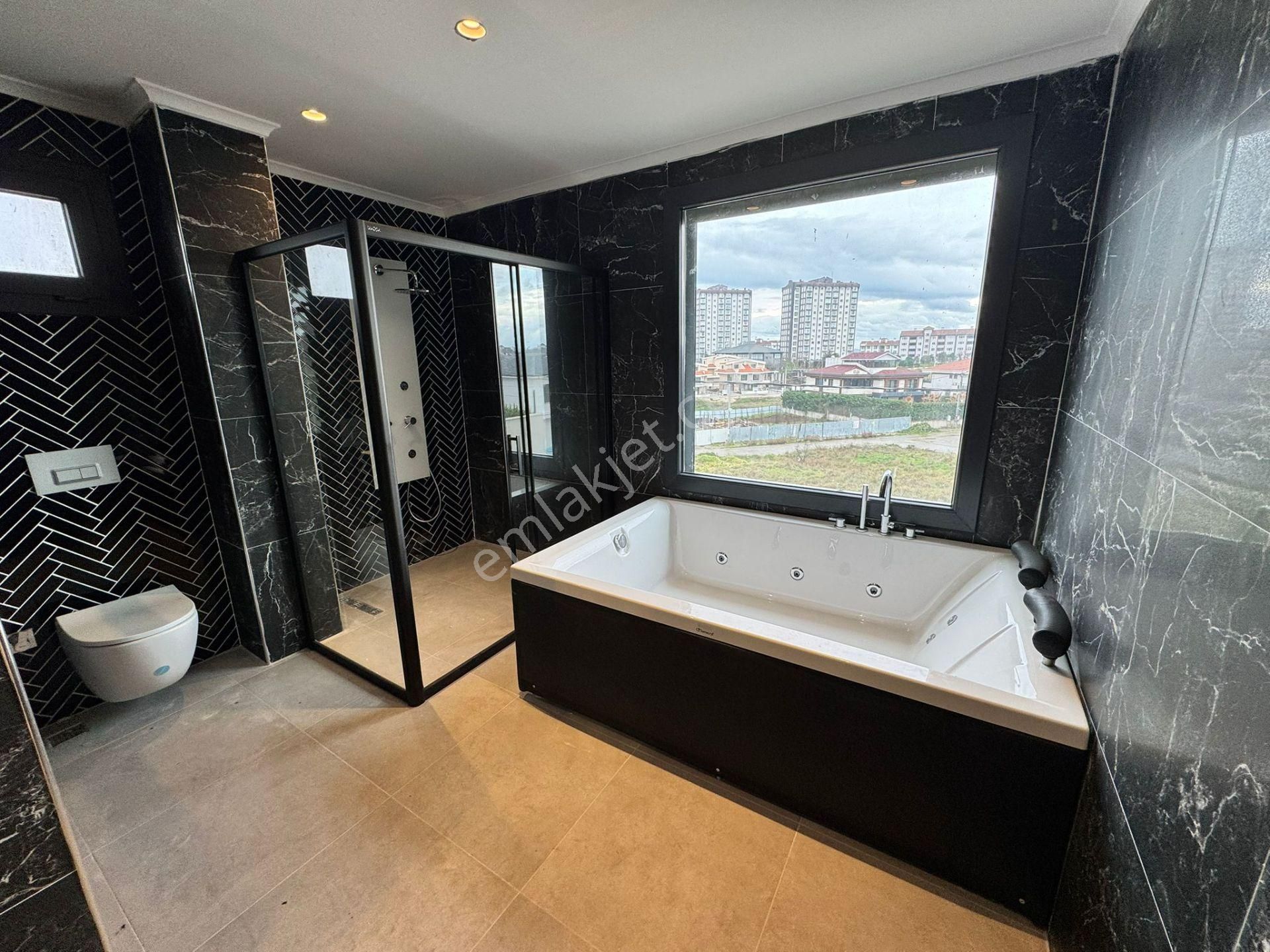 Remax Mid'den Satılık Havuzlu Villa /karesi Yeni Mahalle'de - Görsel 31