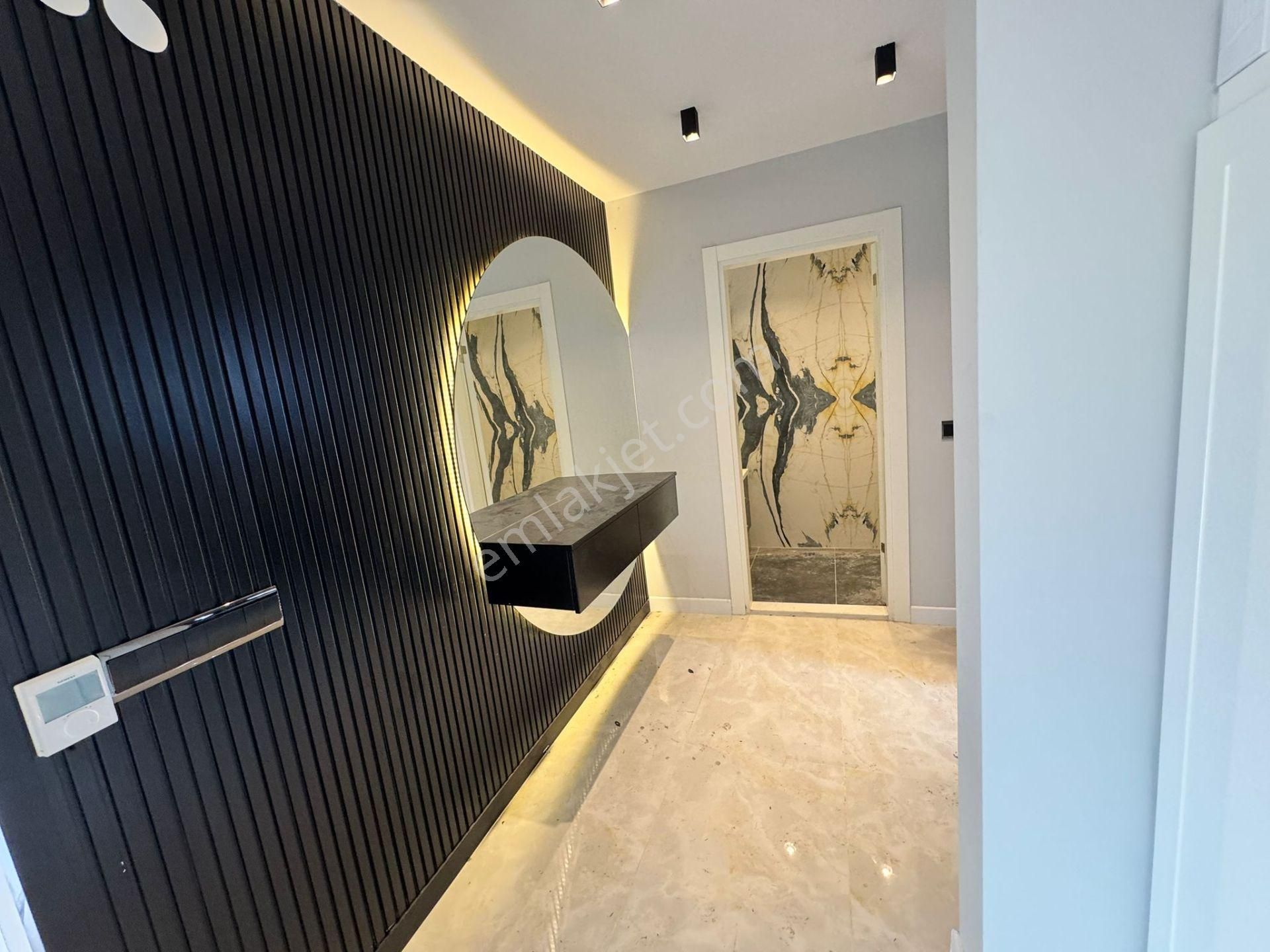 Remax Mid'den Satılık Havuzlu Villa /karesi Yeni Mahalle'de - Görsel 18