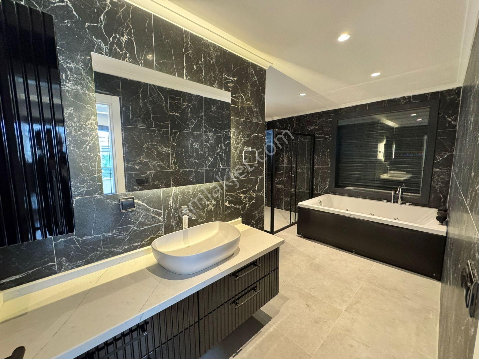 Remax Mid'den Satılık Havuzlu Villa /karesi Yeni Mahalle'de - Görsel 30