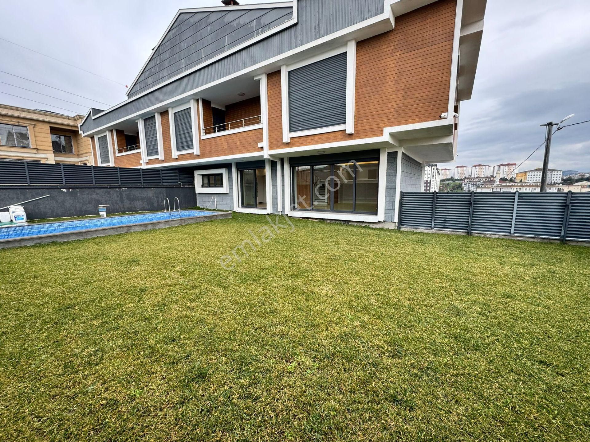 Remax Mid'den Satılık Havuzlu Villa /karesi Yeni Mahalle'de - Görsel 4