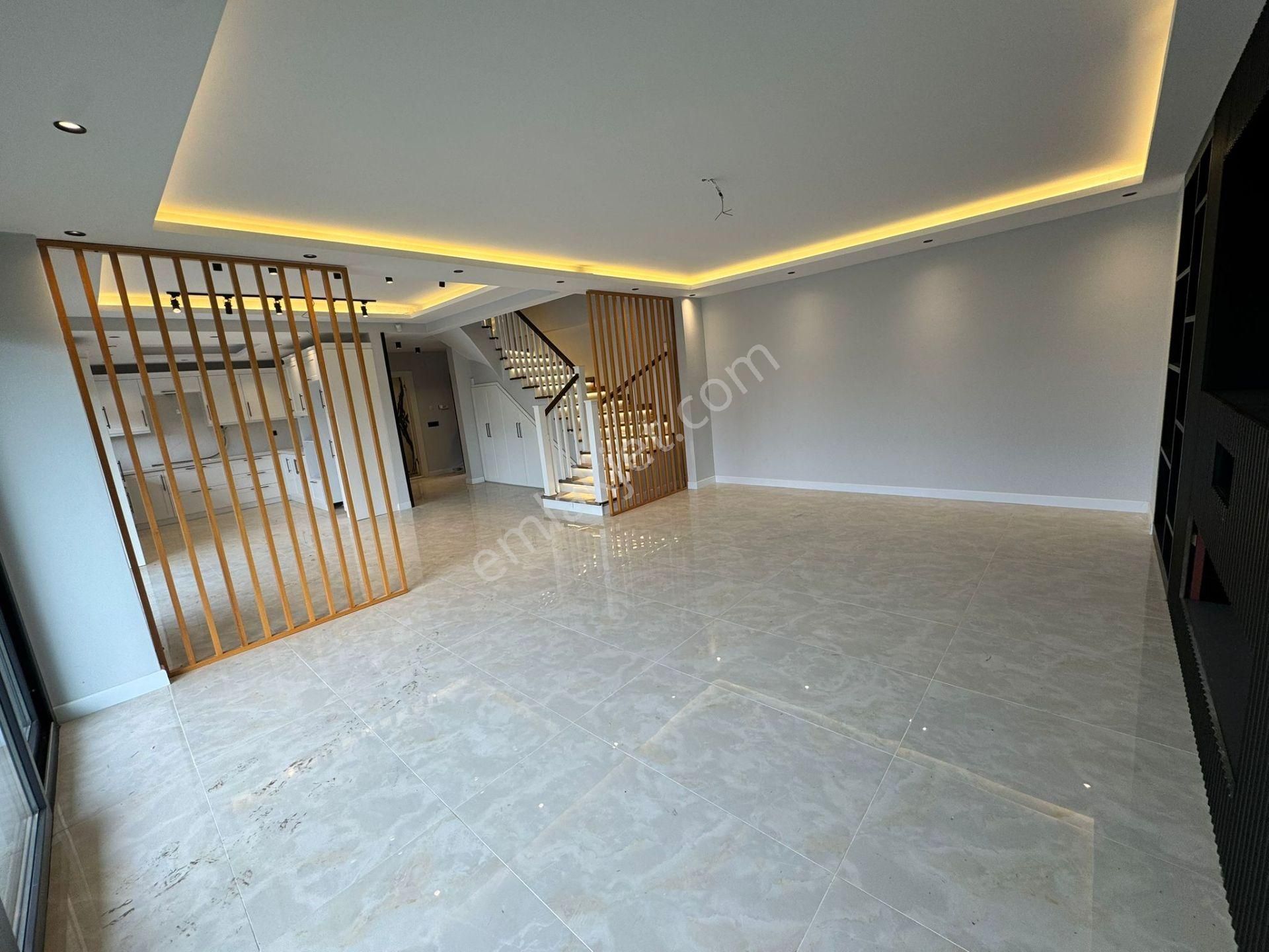 Remax Mid'den Satılık Havuzlu Villa /karesi Yeni Mahalle'de - Görsel 8