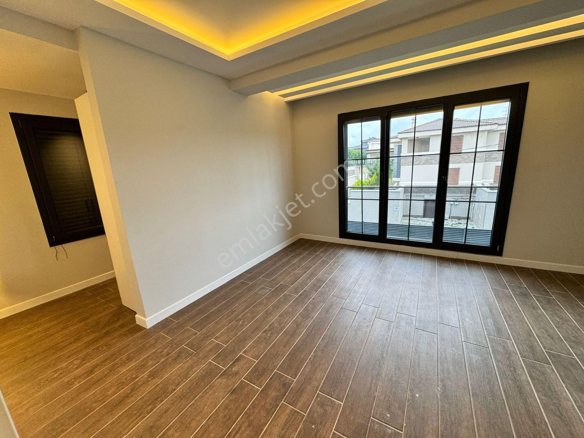 Remax Mid'den Satılık Havuzlu Villa /karesi Yeni Mahalle'de - Görsel 33