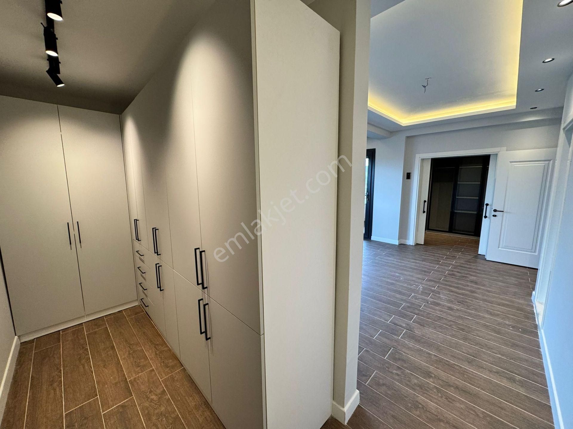 Remax Mid'den Satılık Havuzlu Villa /karesi Yeni Mahalle'de - Görsel 34