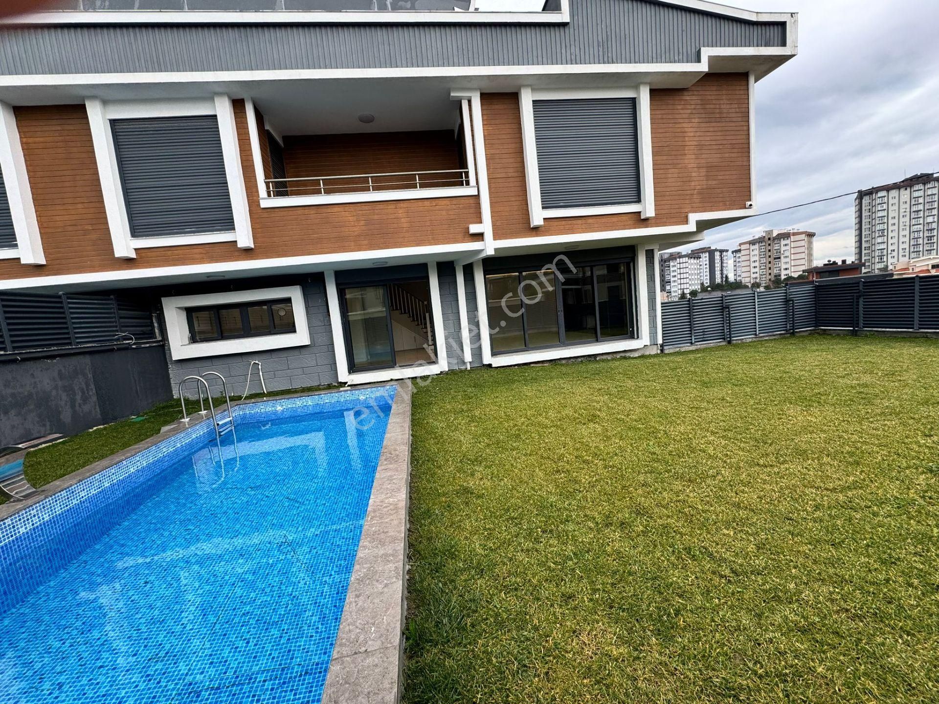 Remax Mid'den Satılık Havuzlu Villa /karesi Yeni Mahalle'de - Görsel 2