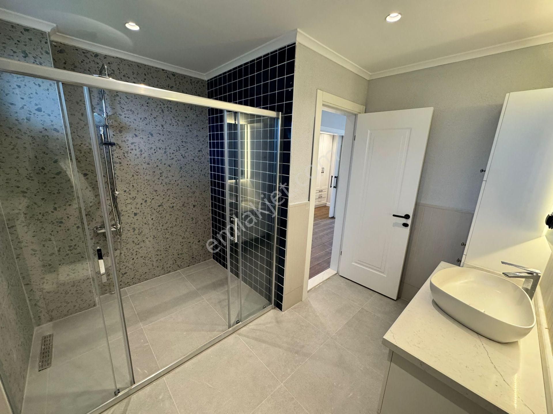 Remax Mid'den Satılık Havuzlu Villa /karesi Yeni Mahalle'de - Görsel 26