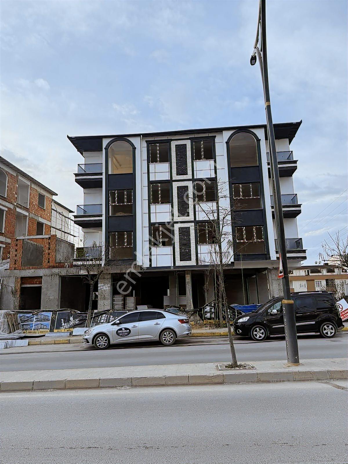 Tarcanlardan Körfez Devlet Hastanesi Karşısı Satılık 2+1 Daire