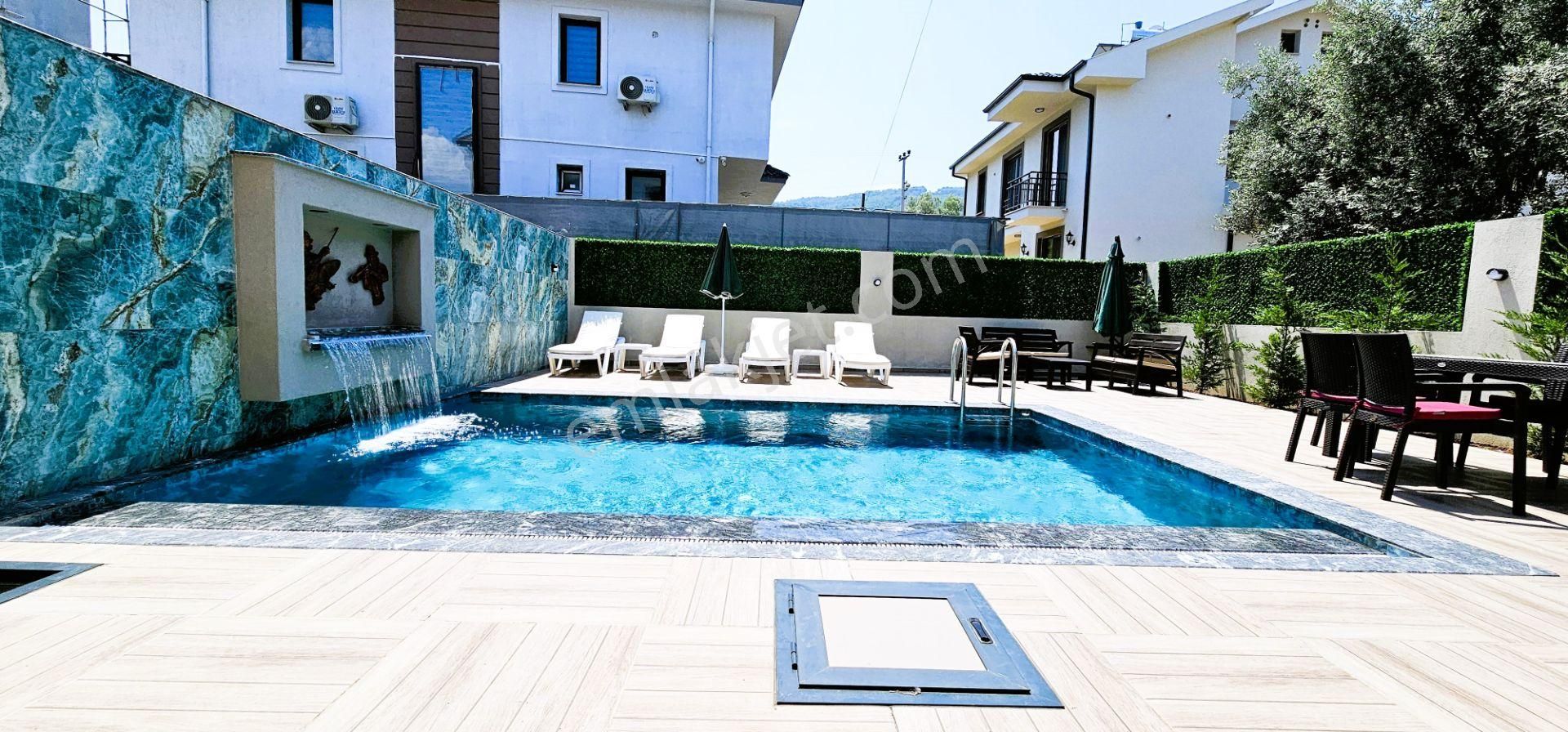 Goldhouse Dan Satılık 3+1 İkiz Villa Üzümlü De Jakuzili Havuzlu Full Eşyalı