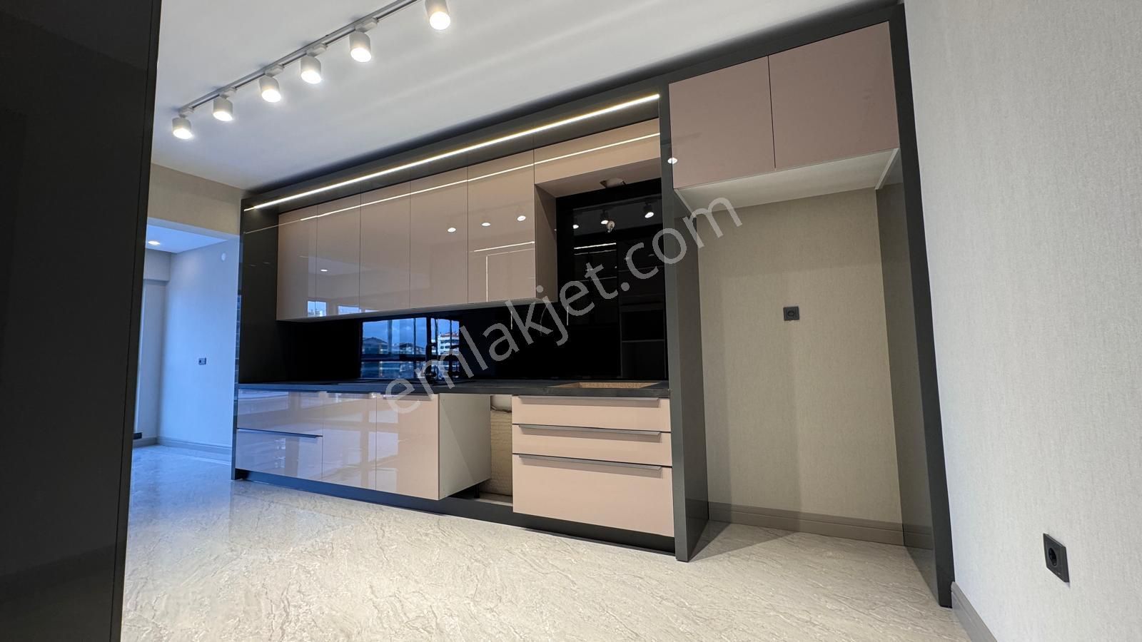 Pursaklar Mehmet Zengin Emlak'tan Kapalı Otoparkı Ultra Lüks Sitede 2.kat 4+1 Daire - Görsel 7