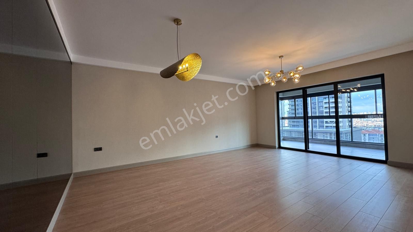 Pursaklar Mehmet Zengin Emlak'tan Kapalı Otoparkı Ultra Lüks Sitede 2.kat 4+1 Daire - Görsel 15