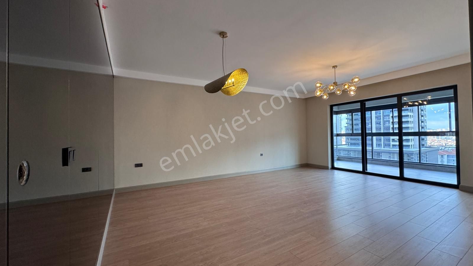 Pursaklar Mehmet Zengin Emlak'tan Kapalı Otoparkı Ultra Lüks Sitede 2.kat 4+1 Daire - Görsel 14