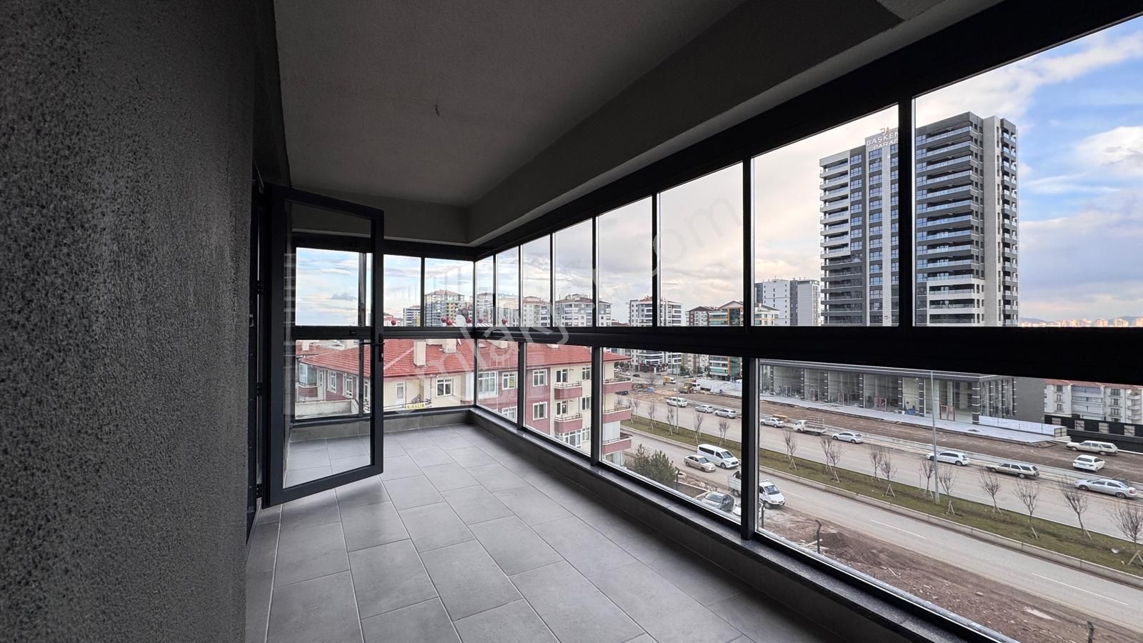 Pursaklar Mehmet Zengin Emlak'tan Kapalı Otoparkı Ultra Lüks Sitede 2.kat 4+1 Daire - Görsel 34