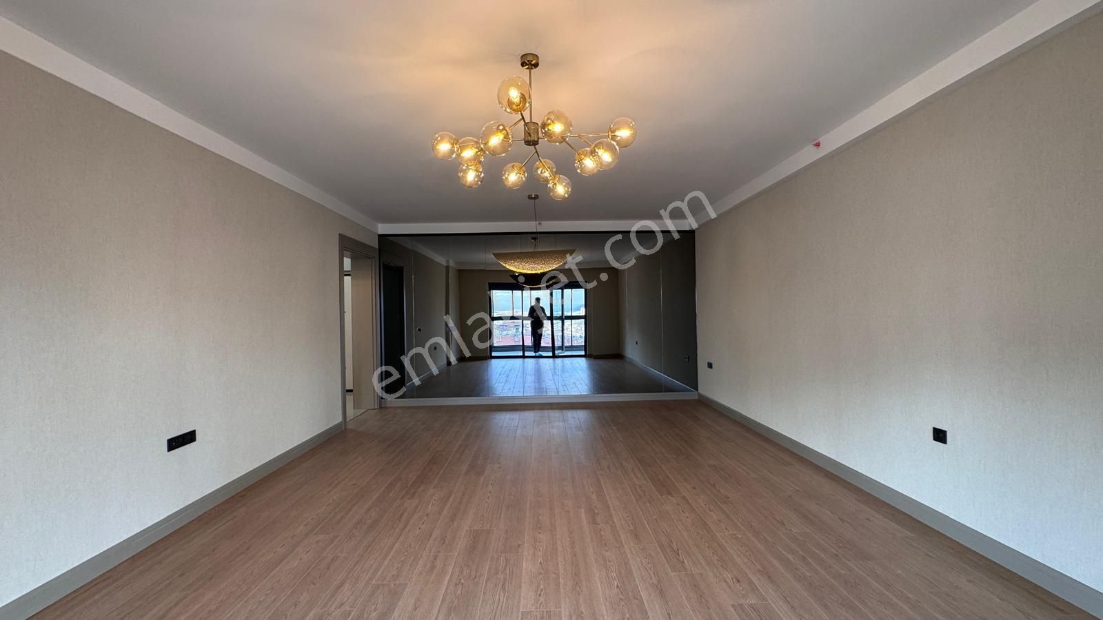 Pursaklar Mehmet Zengin Emlak'tan Kapalı Otoparkı Ultra Lüks Sitede 2.kat 4+1 Daire - Görsel 18