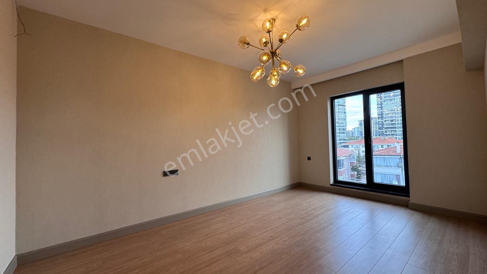 Pursaklar Mehmet Zengin Emlak'tan Kapalı Otoparkı Ultra Lüks Sitede 2.kat 4+1 Daire - Görsel 19