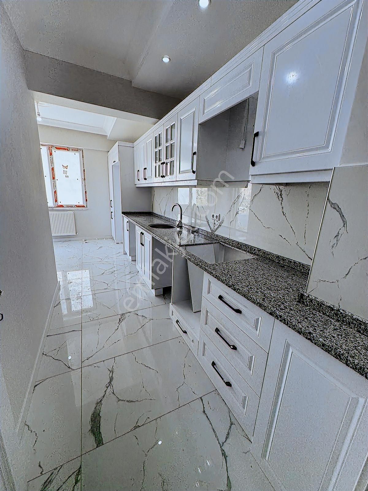 Cadde Üstü Kapalı Otoparklı Ultra Lüks Satılık Sıfır 4+1 Daire - Görsel 16