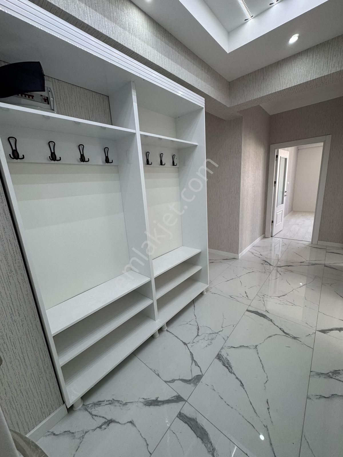 Cadde Üstü Kapalı Otoparklı Ultra Lüks Satılık Sıfır 4+1 Daire - Görsel 9